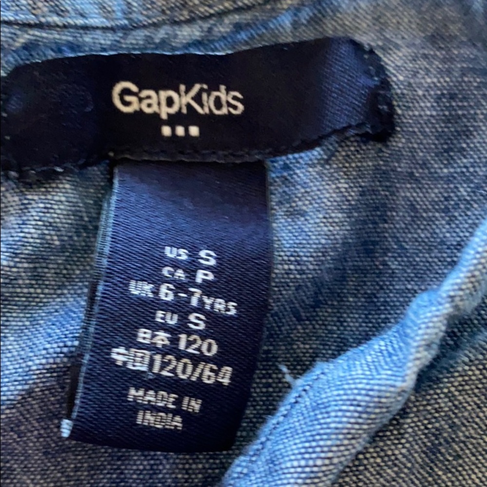 Gap - Picture 3 of 3